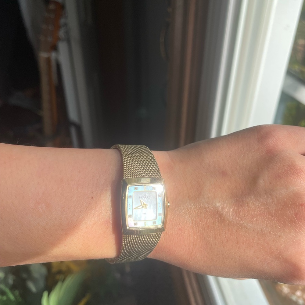 Gold Skagen Watch - Picture 4 of 5